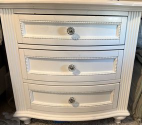 Dresser And Night Stand Set