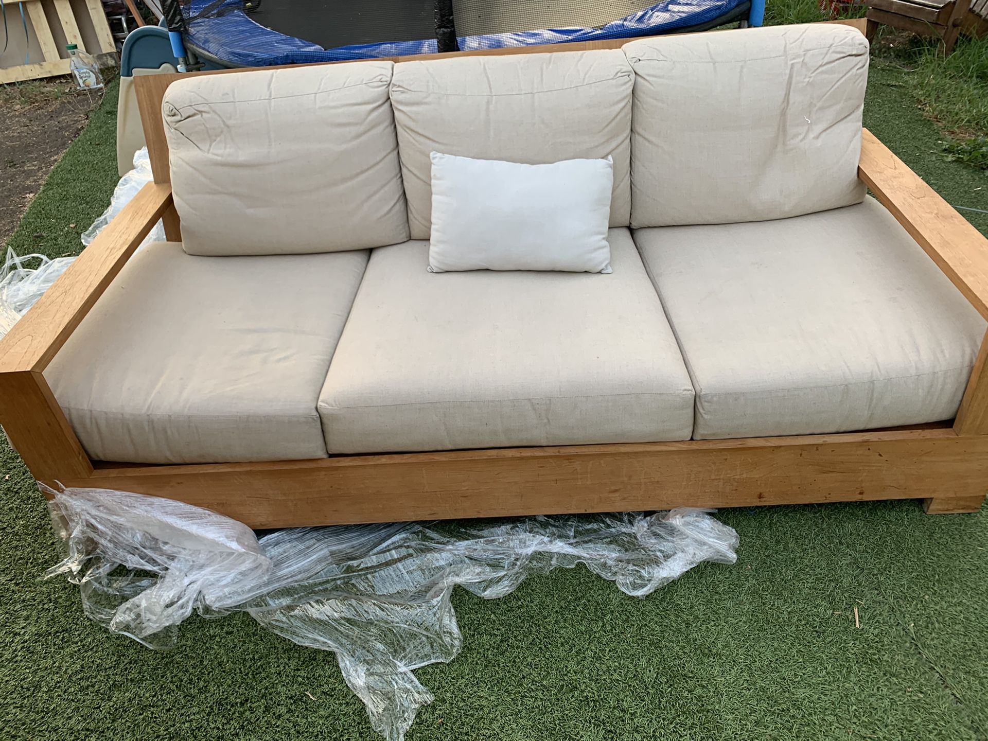 beige natural wood sofa excellent conditions