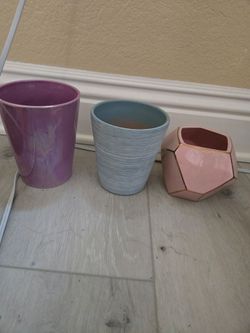 Ceramic pots $3