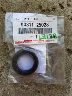 00 05 06 16 17 18 TOYOTA COROLLA CELICA YARIS OIL SEAL NEW OEM 90311 25028