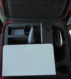 Nintendo Switch OLED Bundle