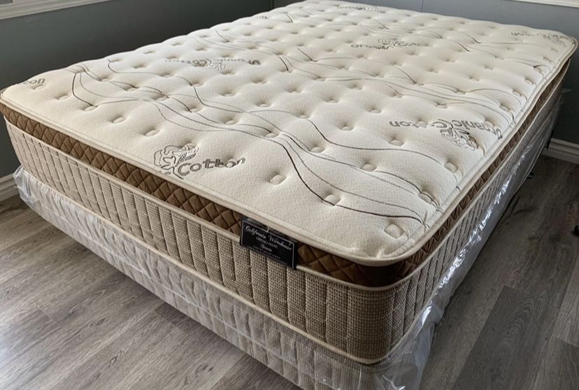 Queen Organic Cloud Edition Europillow Top 12inch Mattress!!