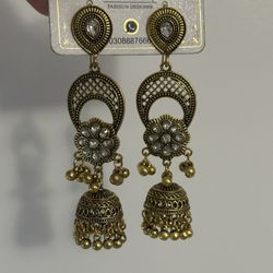 House of Jewelry Dangling Earrings