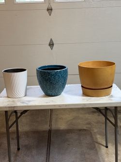 Plastic pots