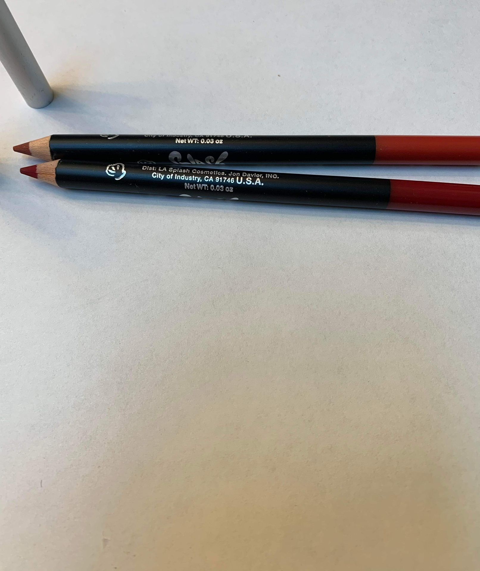 Splash Waveliner Lip Liner Renaissance Red and orange π₯π₯π₯$5