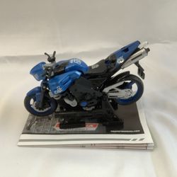 2009 Hasbro Transformers Revenge Of The Fallen CHROMIA Deluxe Class Complete