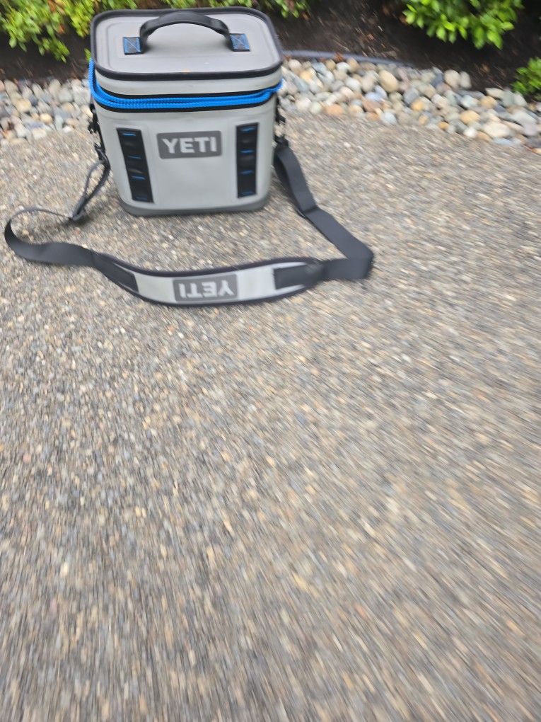 Yeti Hopper 8 Soft Cooler