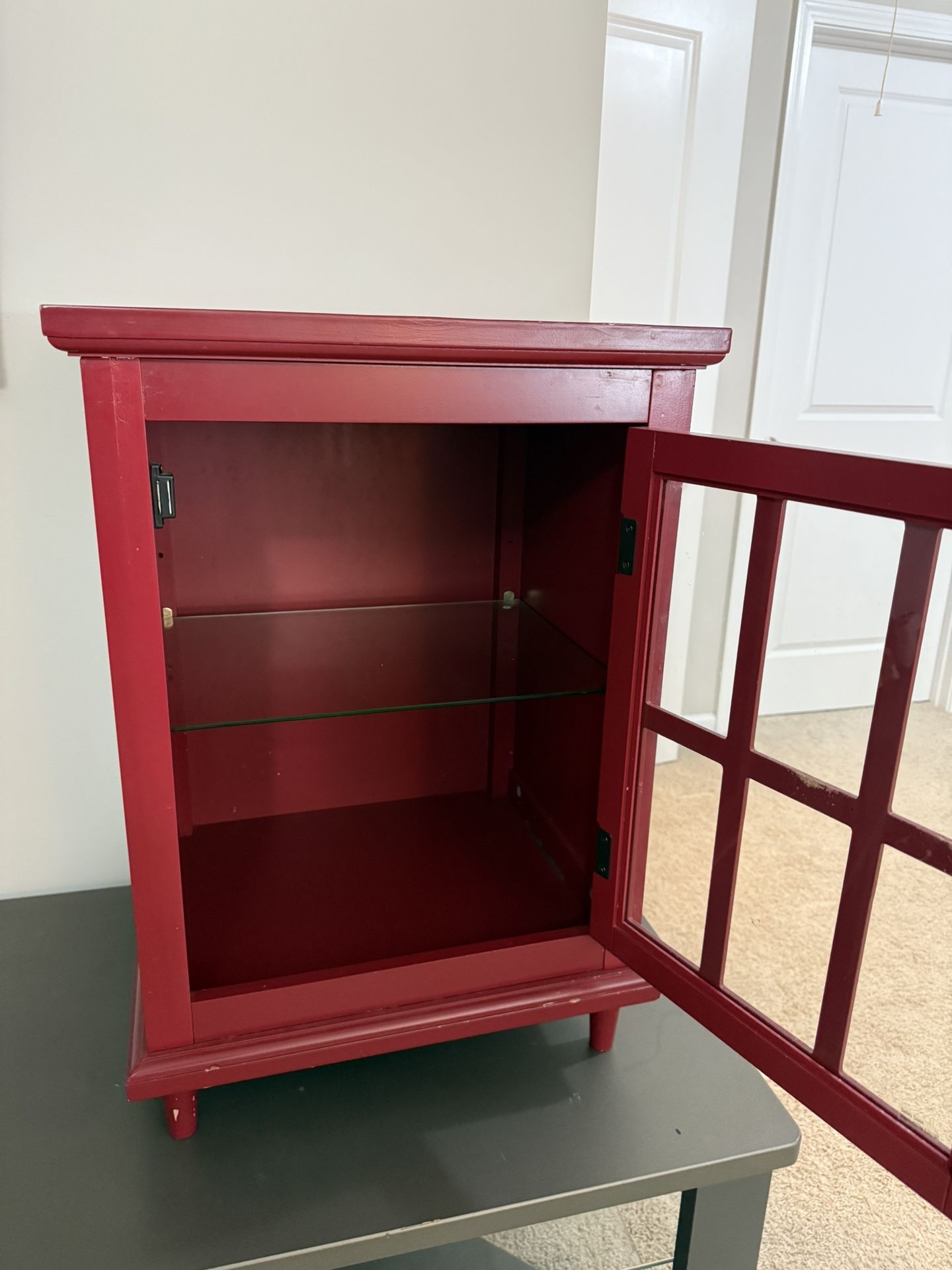 Red Cabinet - Temple/LampTable/Book