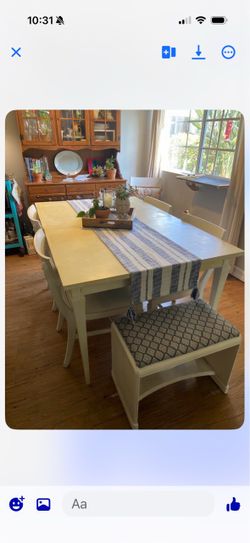 Broyhill Mid-Century Solid Wood Extension Table - Seats 6-12