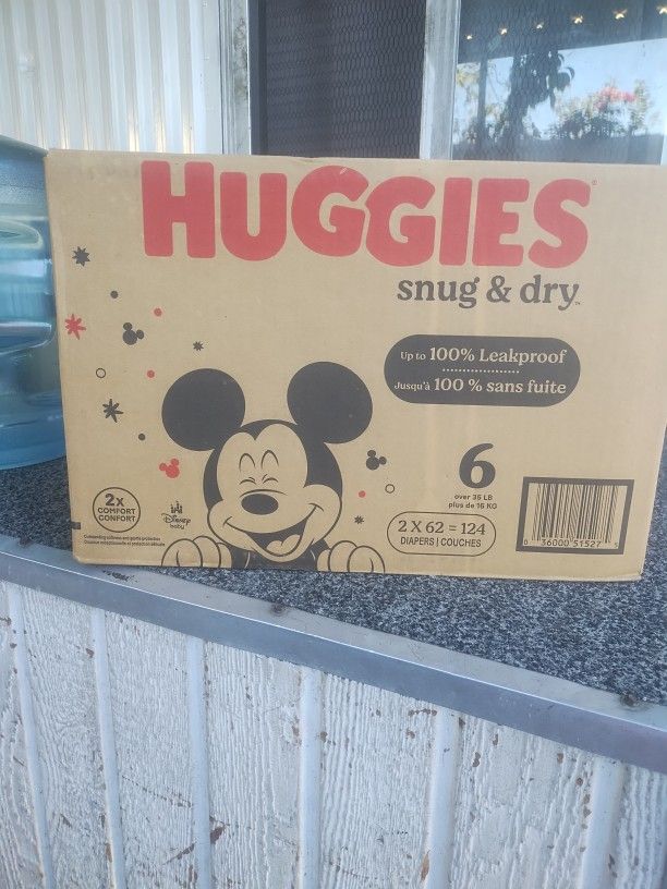 box of Huggies 124 PCs size #6