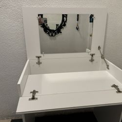 Modern Makeup Vanity 