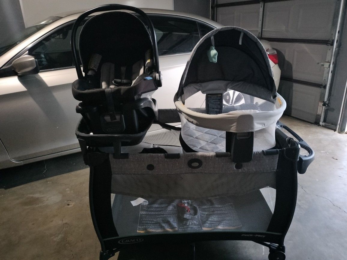 Car Seat With Base And Play Pin 