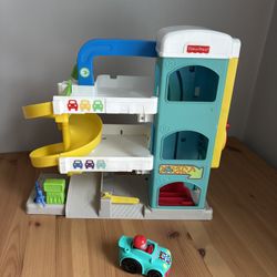 Fisher Price Little People Wheelies Helpful Neighbor's Playset Garage Ramp Lot