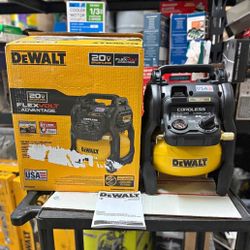 DEWALT 2.5 Gal. 140 psi Portable 20V Cordless Air Compressor