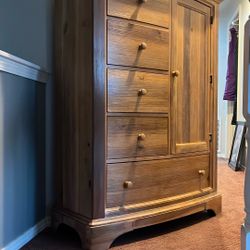 Bedroom armoire