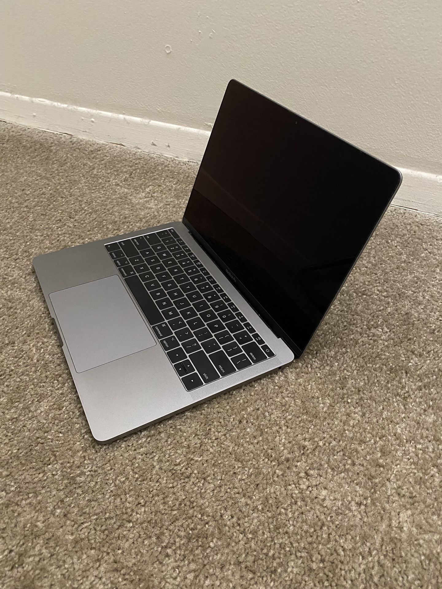 2017 MacBook Pro (13 inch)