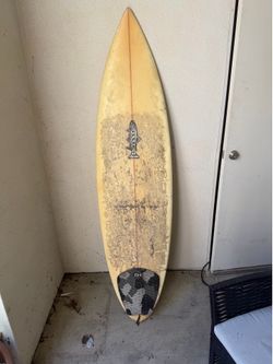 Surfboard 6’4”