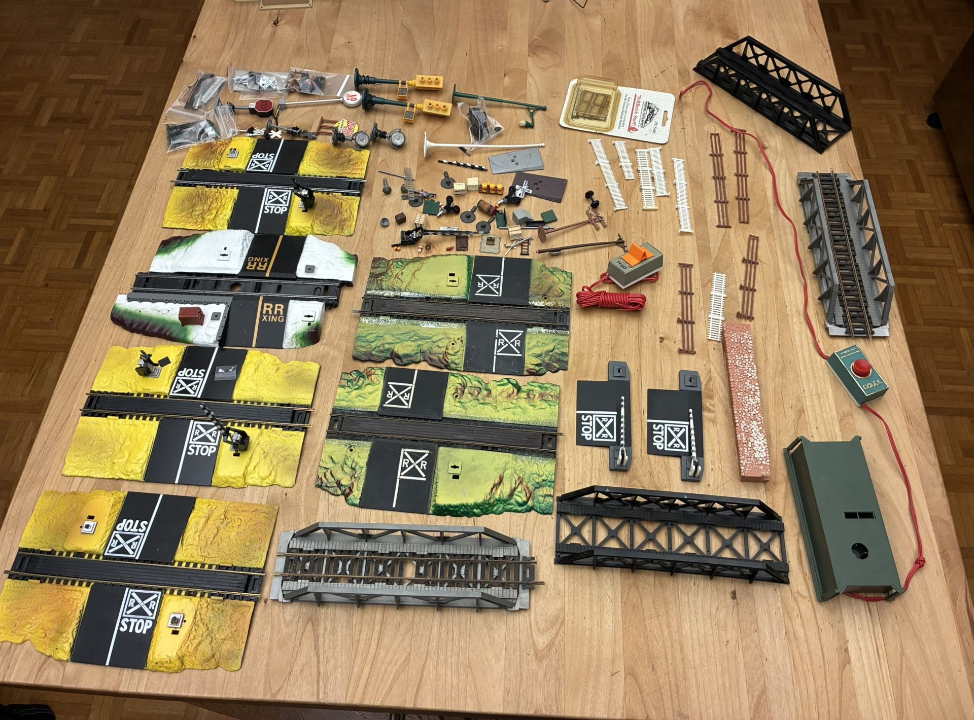LARGE Vintage Model Train Parts Lot 2 of 2