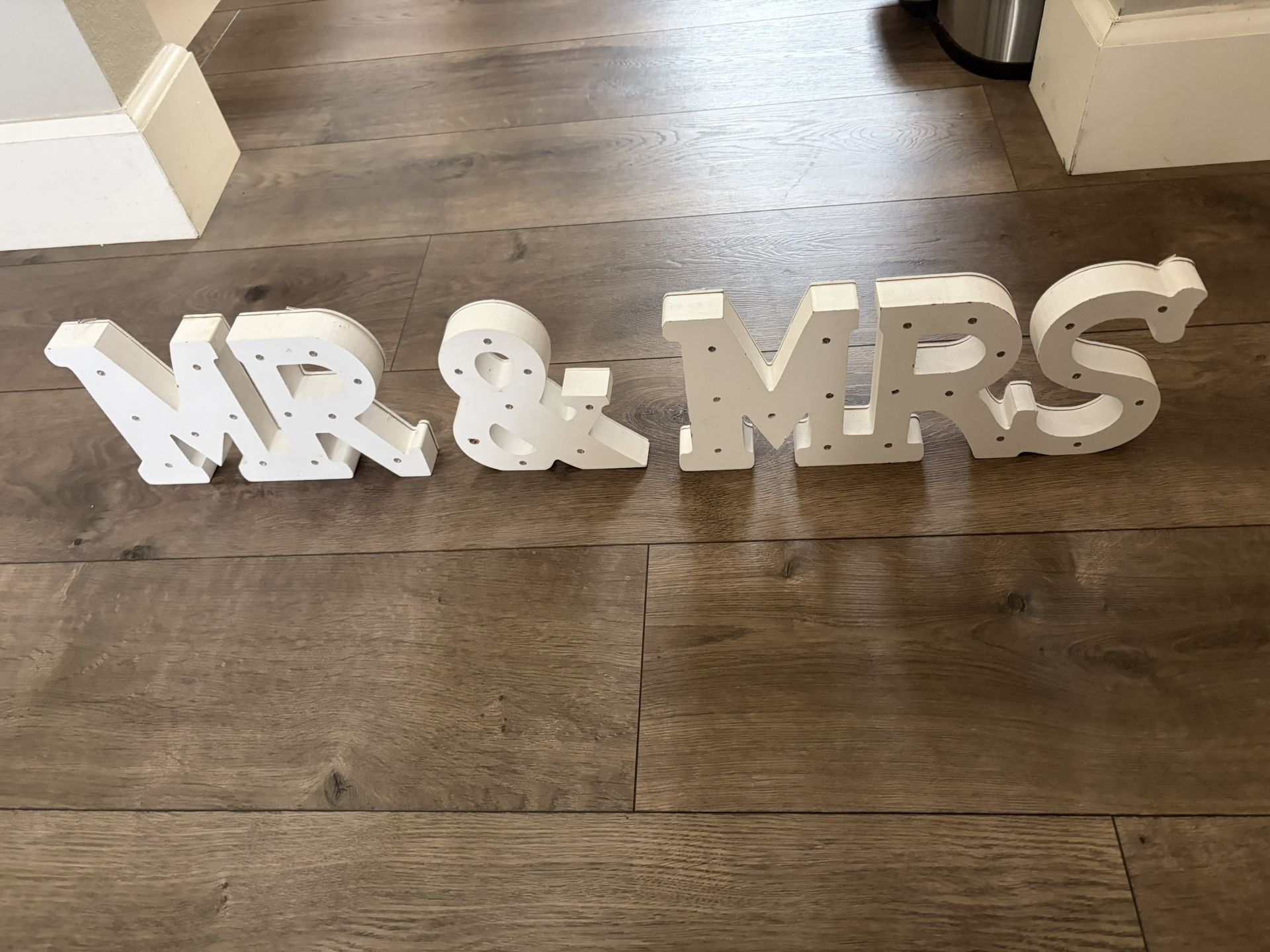Mr and Mrs Sign for Wedding
