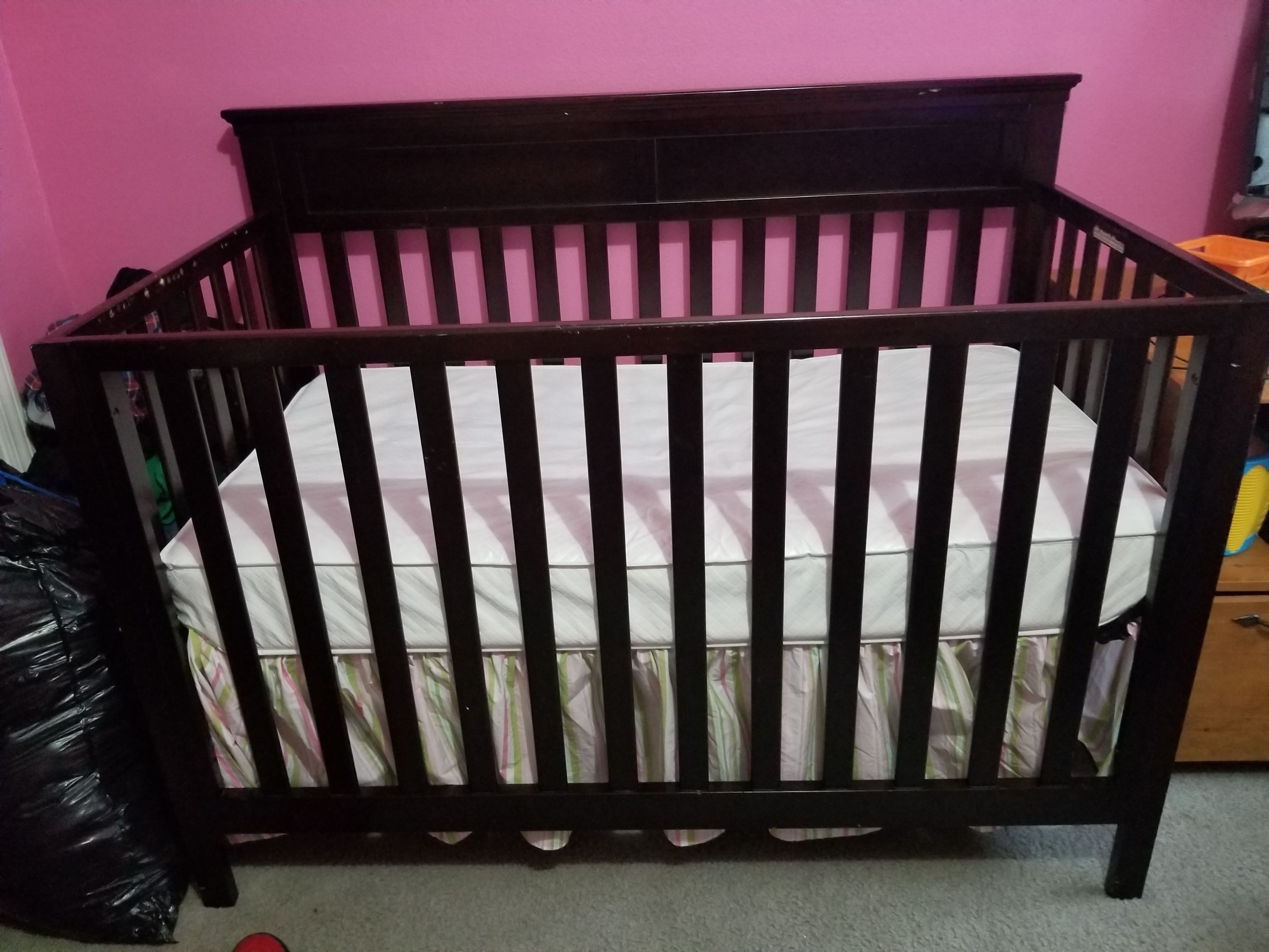Crib With Mattress and Changing Table