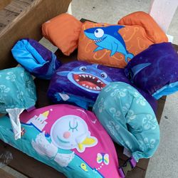 Little Kids Lifejackets ( Used)