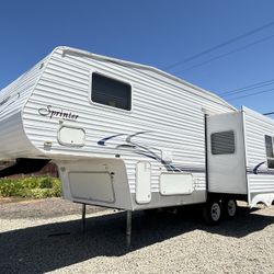 2004 Keystone Sprinter *Very clean*