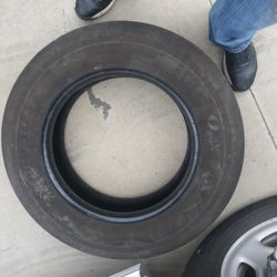 245/70R19.5 Tire