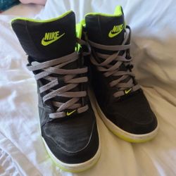 Nike Prestige Premium 4