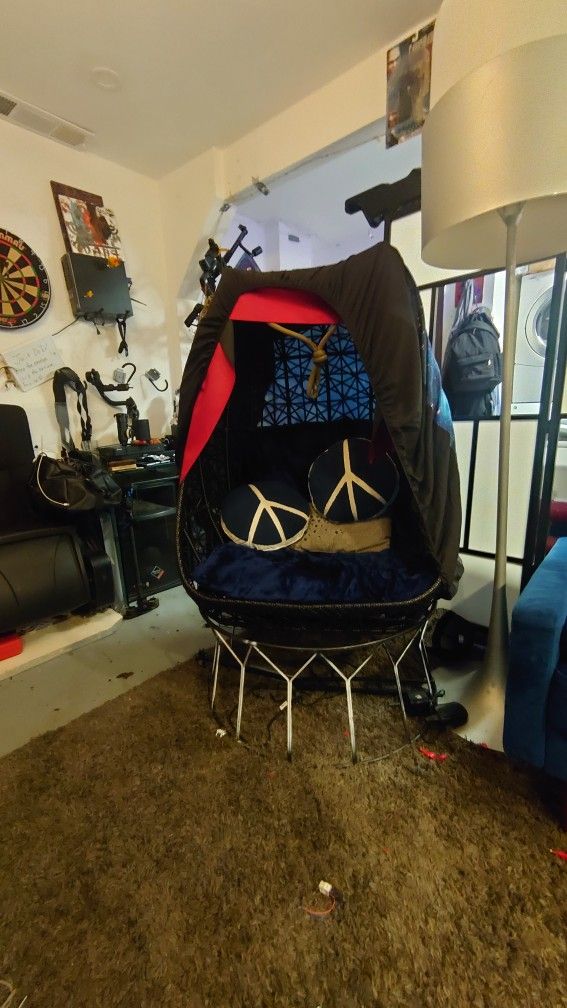 Chair / Booth