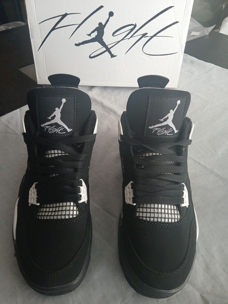 Air Jordan 4 Retro White Thunder