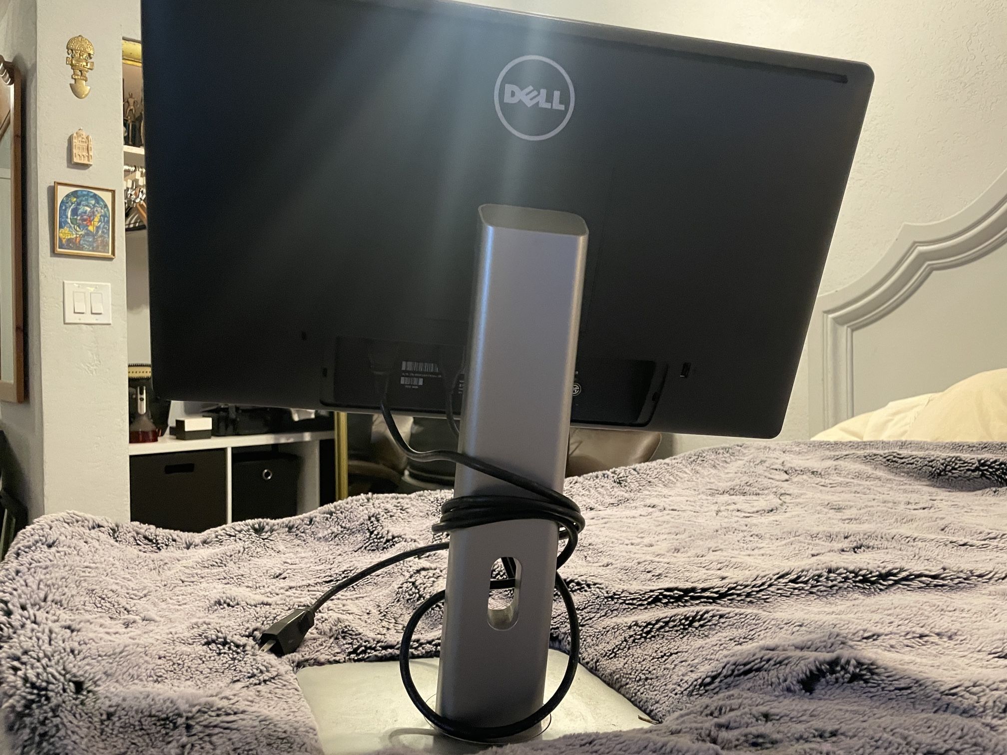 Dell 24” Monitor – Great Quality, Adjustable Stand