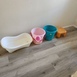 Kids Bath Tub And Buckets