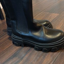 Women’s Chelsea Boot 