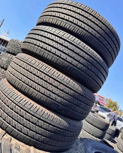 🚘📲235/60r18 BRIDGESTONE En perfectas condiciones de vida las 4