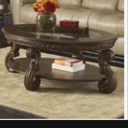Selling This Coffee Table It’s Same Like Picture I Got It From Wayfair 6 Months Ago Am Moving Out Of State I Got It For 500$  Selling It For 100$ 