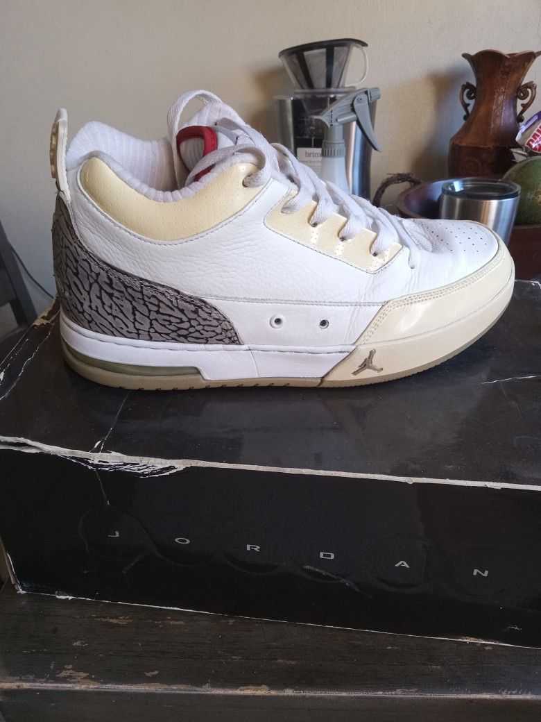 Jordan Flipsyde "White Elephant"