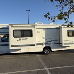 2005 itasca 29ft with 2 slides 15k miles