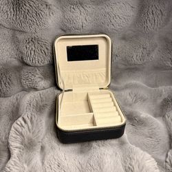 Hives and Honey Black Compact Jewelry Travel Case