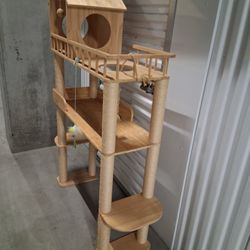 CAT HOUSE VERY CLEAN WELL KEPT 