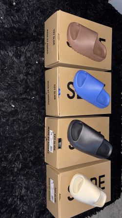Yeezy Slides 