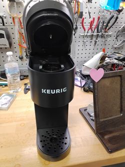 Keurig K-Mini Single Serve K-Cup Pod Coffee Maker Works $40 Or Best Offer