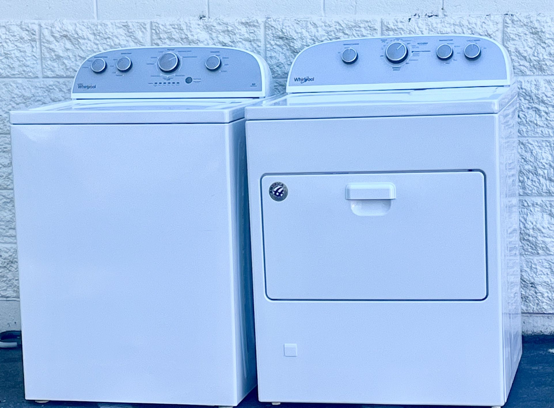 Whirlpool Washer & Gas Dryer Set β Free Delivery!