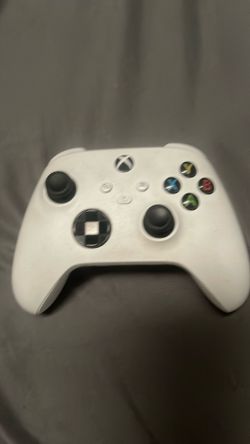 White Xbox controller