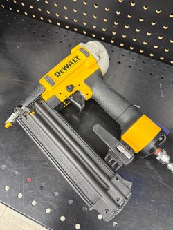 DeWalt #DWFL12233- 18GA Brad Nailer Pneumatic