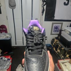 Nike Air Force 1 Low '07 LV8
World Champ Black Purple Men's Size 10 Or Women's Size 11.5 Excellent Condition 
