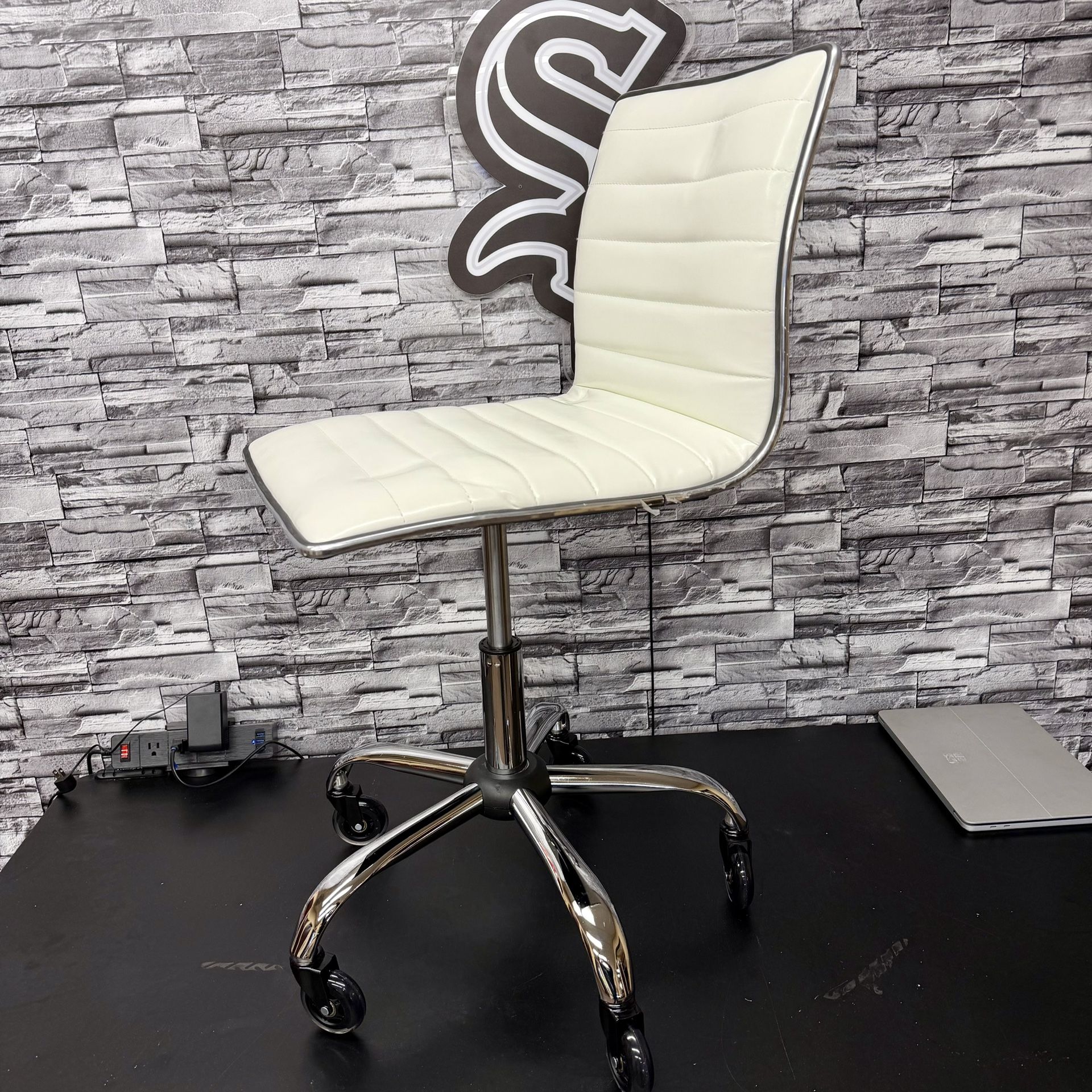 Flash Furniture Alan Low-Back Ribbed Upholstered Vinyl Padded Swivel Desk Chair, White