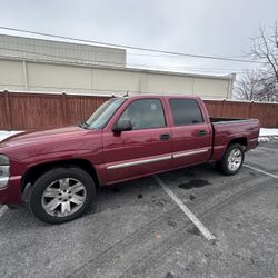 05 GMC NEW SIERRA SLT 4x4 4DR 