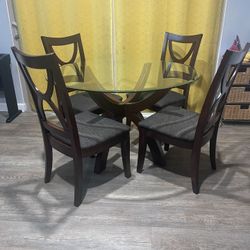 Glass Dining Table With 4 Dining Chairs 