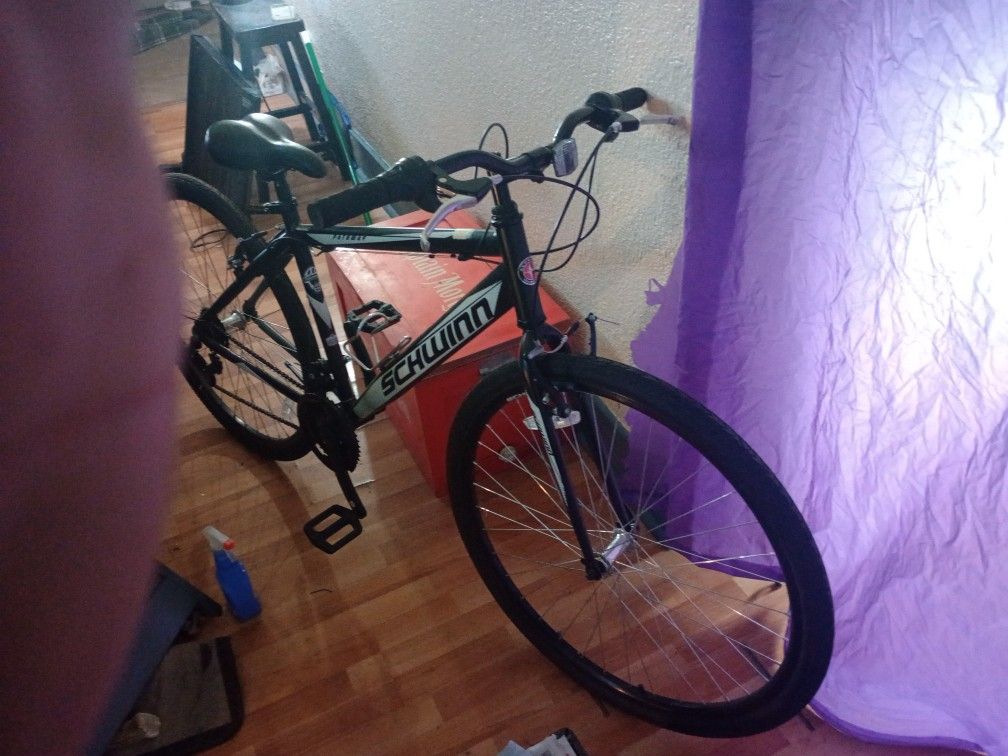 Schwinn Mountain Bike 