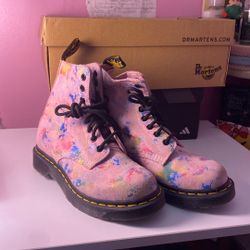 CASH ONLY- Size 5 Girls Dr. Martens Sheridan Pink Rainbow Burst Confetti Suede Boots